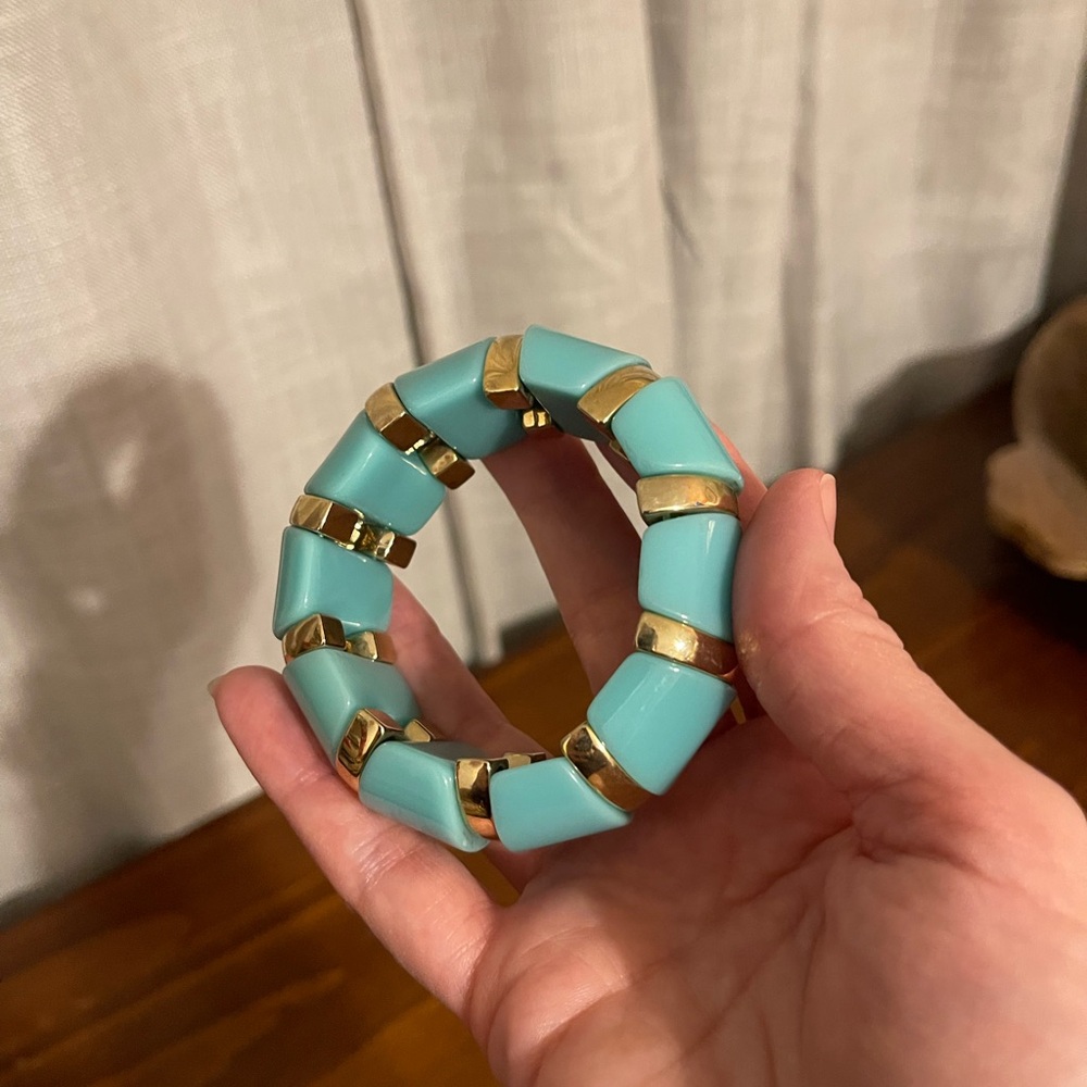 Vintage Gold Tone and Turquoise Elastic Bracelet
